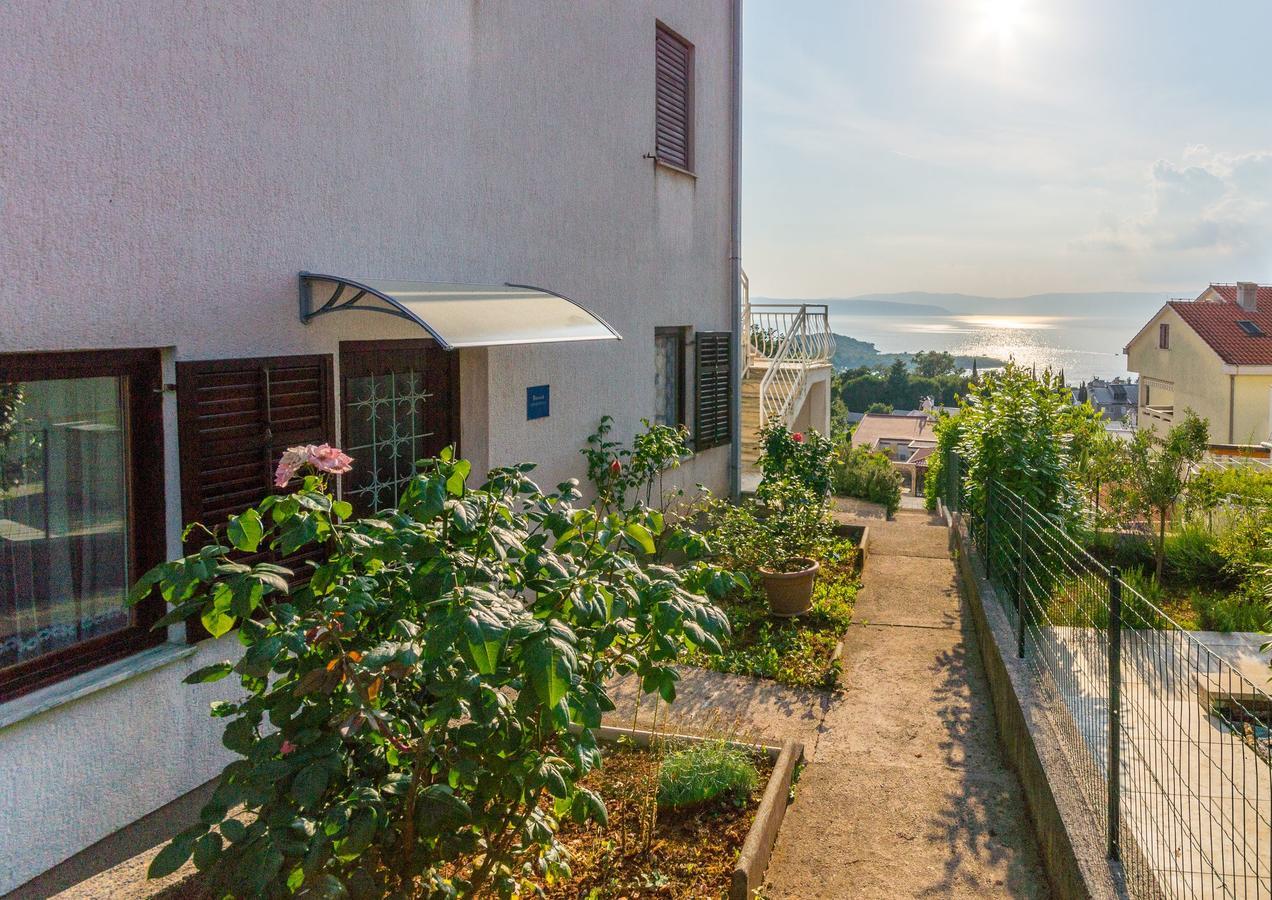 Apartment Domijan By El-Pi Tours Njivice Exterior photo